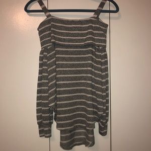 Grey and white flowy blouse